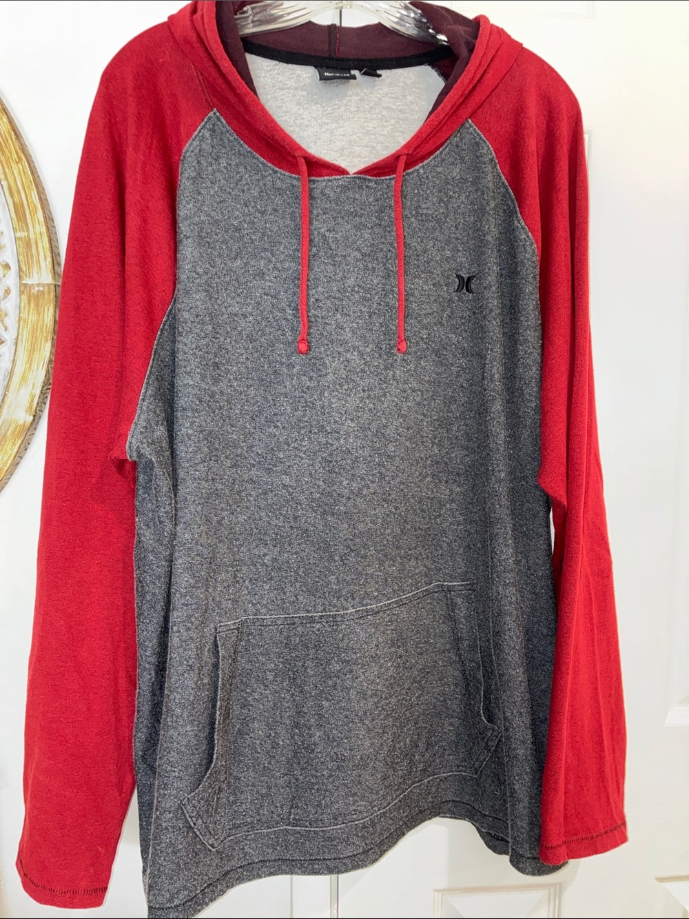 HURLEY EUC Men’s Grey & Maroon Long Sleeve Pullover Hoodie W/Front Pocket Sz XXL